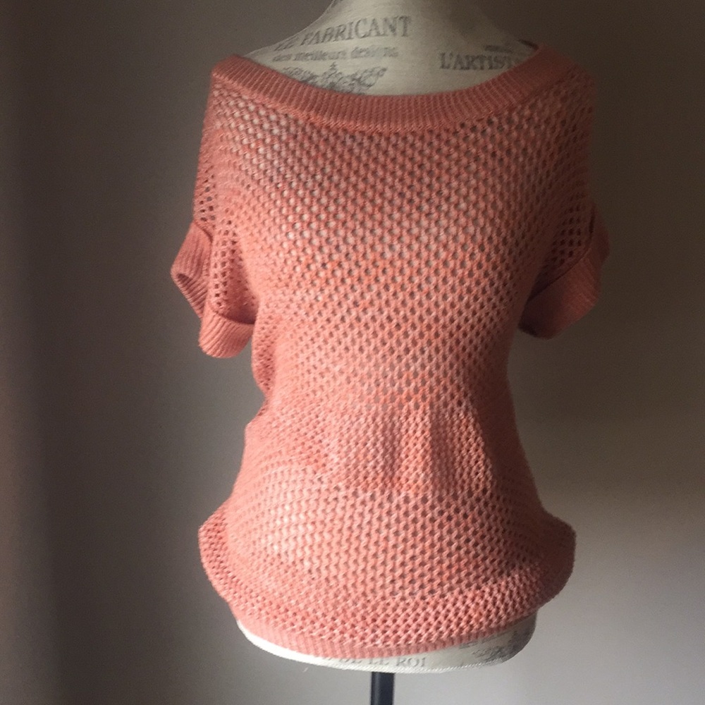 Short-sleeve mesh sweater